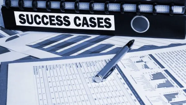 事業売却の相場や価格計算、成功事例（SUCCESS CASES）を分析するイメージ画像