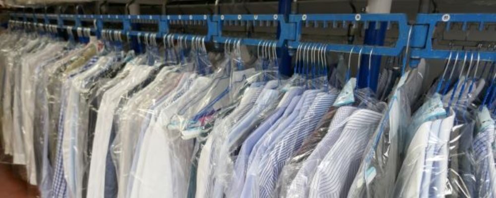 M&Aにより有力企業へ株式譲渡された、地域密着型クリーニング会社の工場内の様子